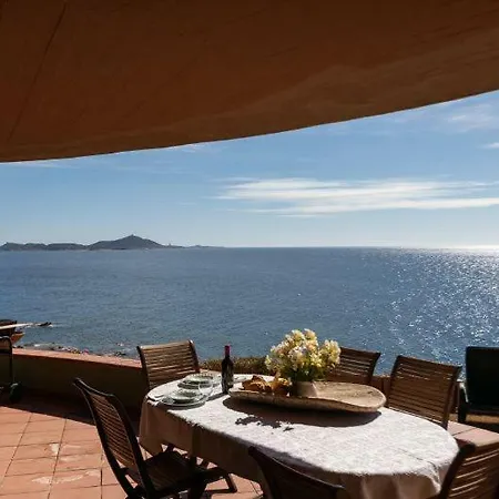 Villa Sleeps 6 Wifi