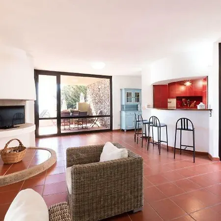 Sleeps 6 Wifi Villa Villasimius