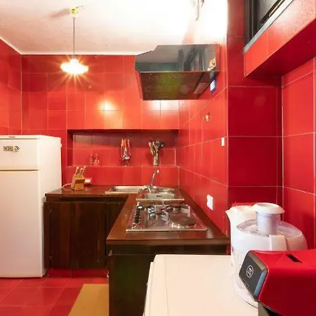 Sleeps 6 Wifi Villa