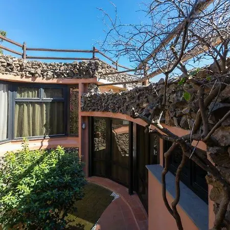 Villa Sleeps 6 Wifi Villasimius